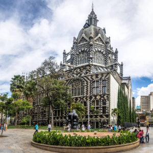 city tour graffitour medellin te invita (1)